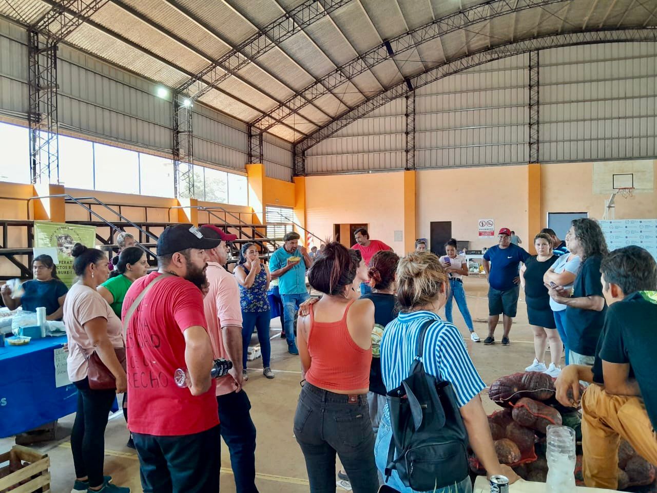 Más de 40 cooperativas participaron de la jornada  “Agricultura Familiar nos alimenta” en el barrio Itaembé Guazú imagen-8