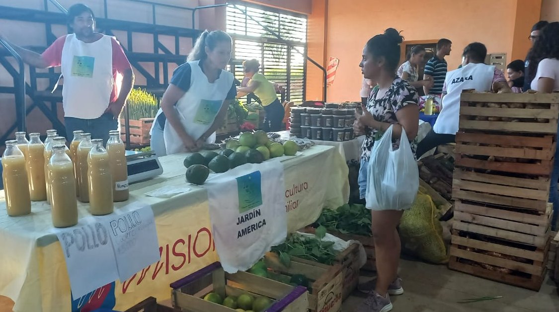 "Alimentazo" en Posadas: Gran demanda confirma necesidad de consumir productos agroecológicos de chacras misioneras imagen-12