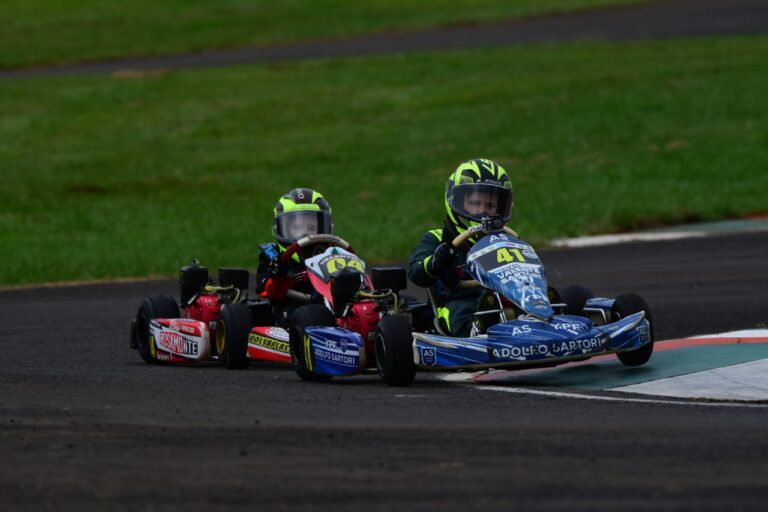 Karting: la lluvia no opacó la primera jornada en Posadas imagen-36