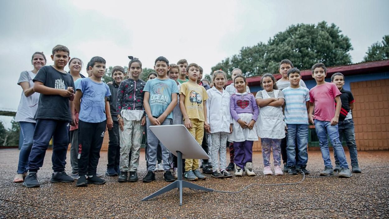 Starlink: el Gobierno misionero proyecta proveer del kit de internet satelital a 30 escuelas y tres Parques provinciales imagen-8