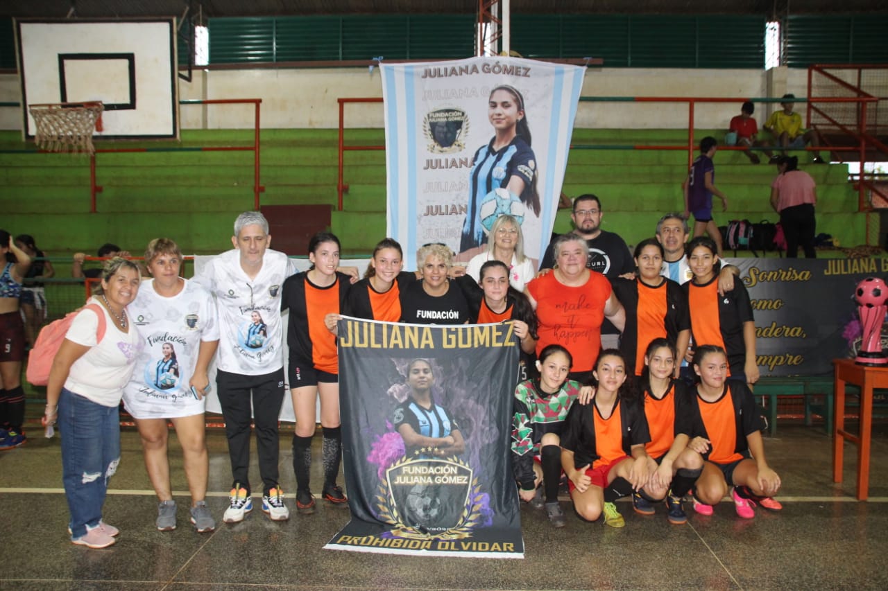 Puerto Esperanza: contención e inclusión a través del Futsal imagen-12