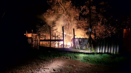 Incendio destruyó en su totalidad una vivienda en Oberá imagen-13