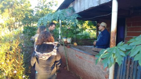 Trabajo de sensibilización con vecinos del Parque Urugua-í para resaltar el valor de las Barreras Ambientales imagen-4