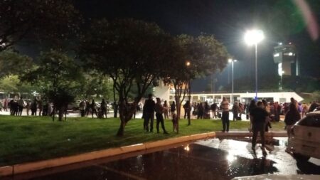 Falsa alarma en el Aeropuerto de Posadas: Desalojaron el lugar por una supuesta amenaza de bomba imagen-5