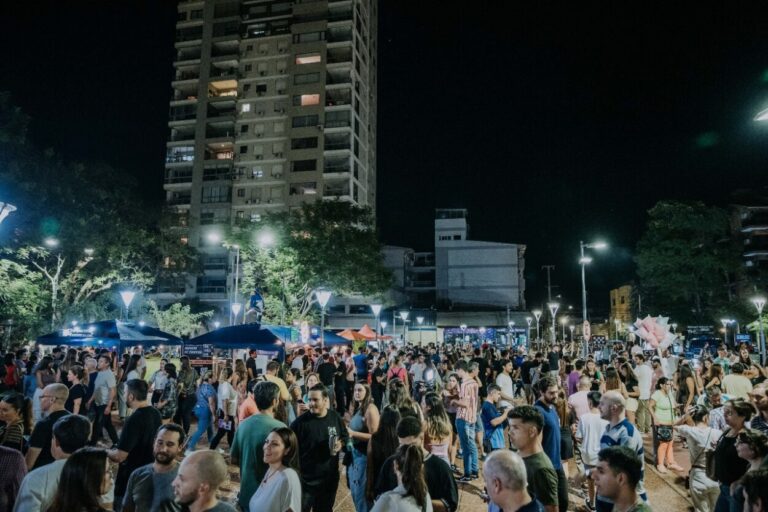 Con una multitudinaria asistencia y vibrante propuesta gastronómica "Posadas Brilla" iluminó la ciudad imagen-8