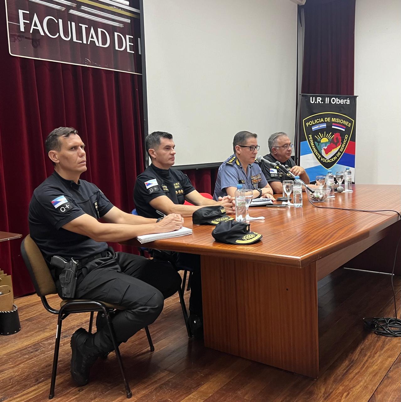 El Jefe de la Policía de Misiones escuchó las inquitides del personal policial de la UR II Oberá imagen-2