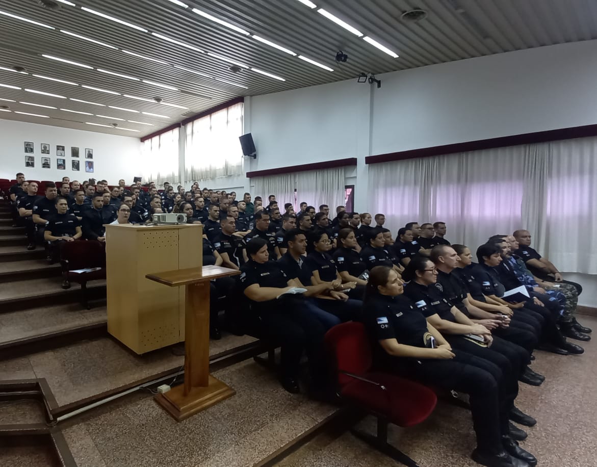 El Jefe de la Policía de Misiones escuchó las inquitides del personal policial de la UR II Oberá imagen-4