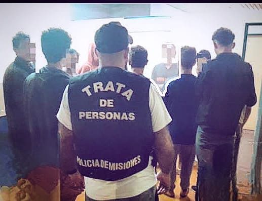 La Policía de Misiones rescató a 14 hombres por supuesta Trata en Corrientes imagen-2