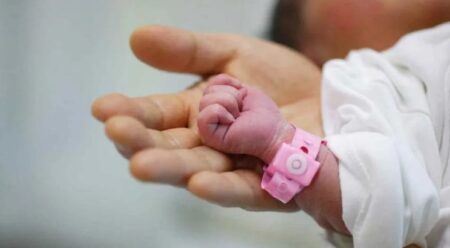 Ciudad del Este: Bebé recién nacida que dieron por muerta reaccionó faltando 30 minutos para el entierro imagen-7