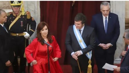 Reapareció Cristina Kirchner y cruzó al Gobierno de Javier Milei: "El cuadro se agrava cada vez más" imagen-6