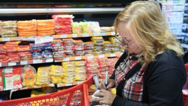 El Indec confirmará este viernes una nueva baja de la inflación, que igual se sostiene en dos dígitos imagen-36