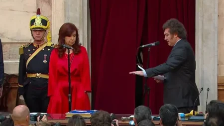 Javier Milei le respondió a Cristina Kirchner: "La gente se caga de hambre por ustedes" imagen-8
