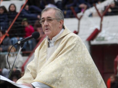 Obispo Martínez: "Nuestra vida solo se plenifica si no nos conformamos con lo mínimo" imagen-3