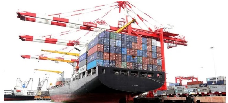 Por un desplome en las importaciones, el superávit comercial superó los u$s2.000 millones en marzo imagen-11