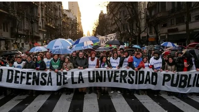 Universidades marchan este martes en todo el país contra el ajuste presupuestario de Javier Milei imagen-58