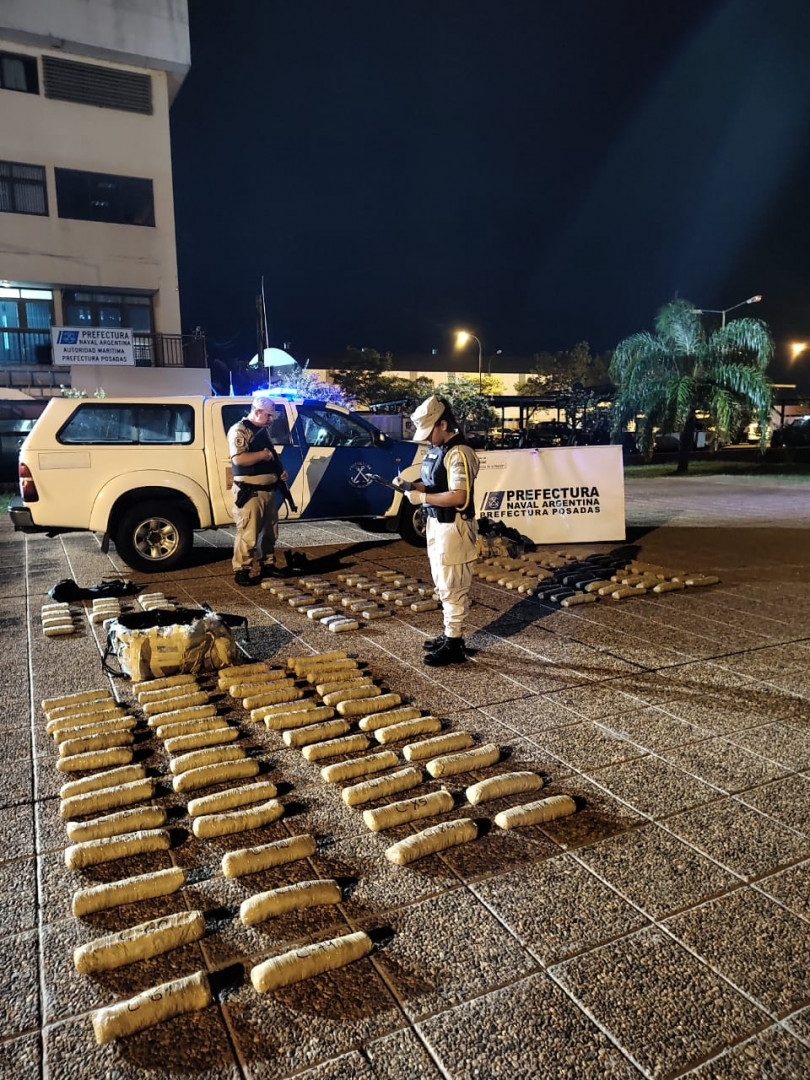 Posadas: Prefectura secuestró un cargamento de 73 kilos de marihuana imagen-2