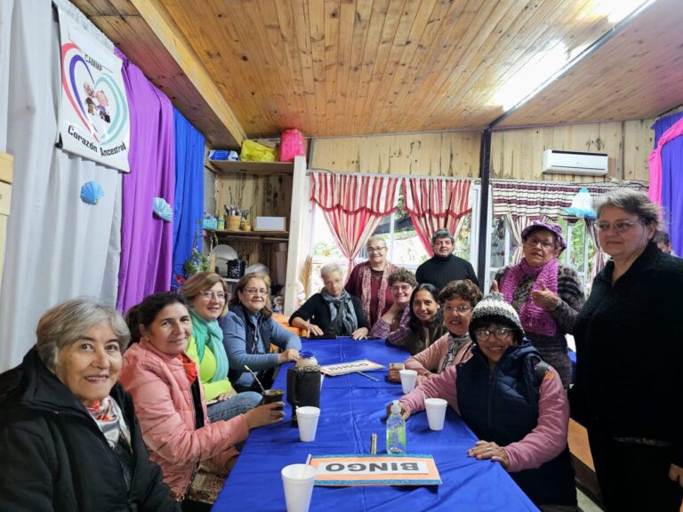 Té Bingo para adultos mayores en el barrio Tajamar imagen-6