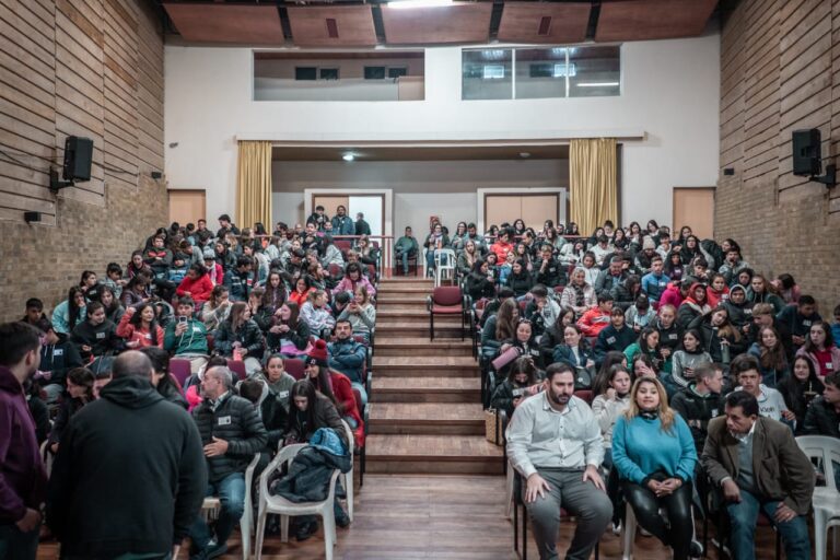 Impulso al cooperativismo: se realizó la segunda jornada para jóvenes en Alem imagen-22