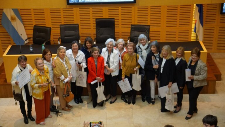 Homenajearon en la Legislatura a integrantes de la ex Cooperadora del Pabellón de Niños Homenajearon en la Legislatura a integrantes de la ex Cooperadora del Pabellón de Niños imagen-8