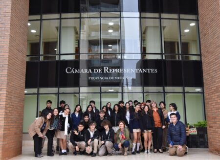 Estudiantes del Ipesmi de Posadas exploran la Cámara de Representantes imagen-14