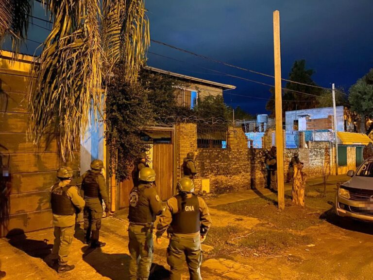 Operativo contra "Los Monos": allanamientos en Misiones, Corrientes Santa Fe y en territorio bonaerense finalizó con detenciones y varios secuestros para la causa imagen-19