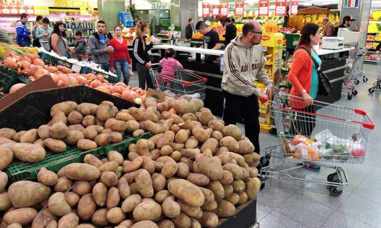 El consumo masivo cayó un 20,4% en abril imagen-40