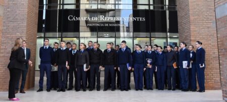 Estudiantes de la Universidad de las Fuerzas de Seguridad de Misiones profundizan sus conocimientos en la Legislatura imagen-16