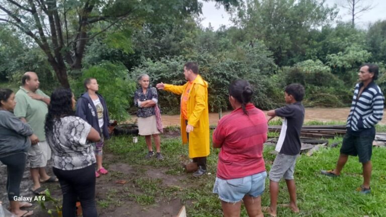 Temporal: Protección Civil brindó asistencia a familias afectadas por las inclemencias climáticas imagen-28