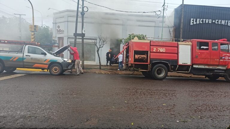 Se incendió un local y llevaron a quien habitaba la vivienda al Hospital imagen-43