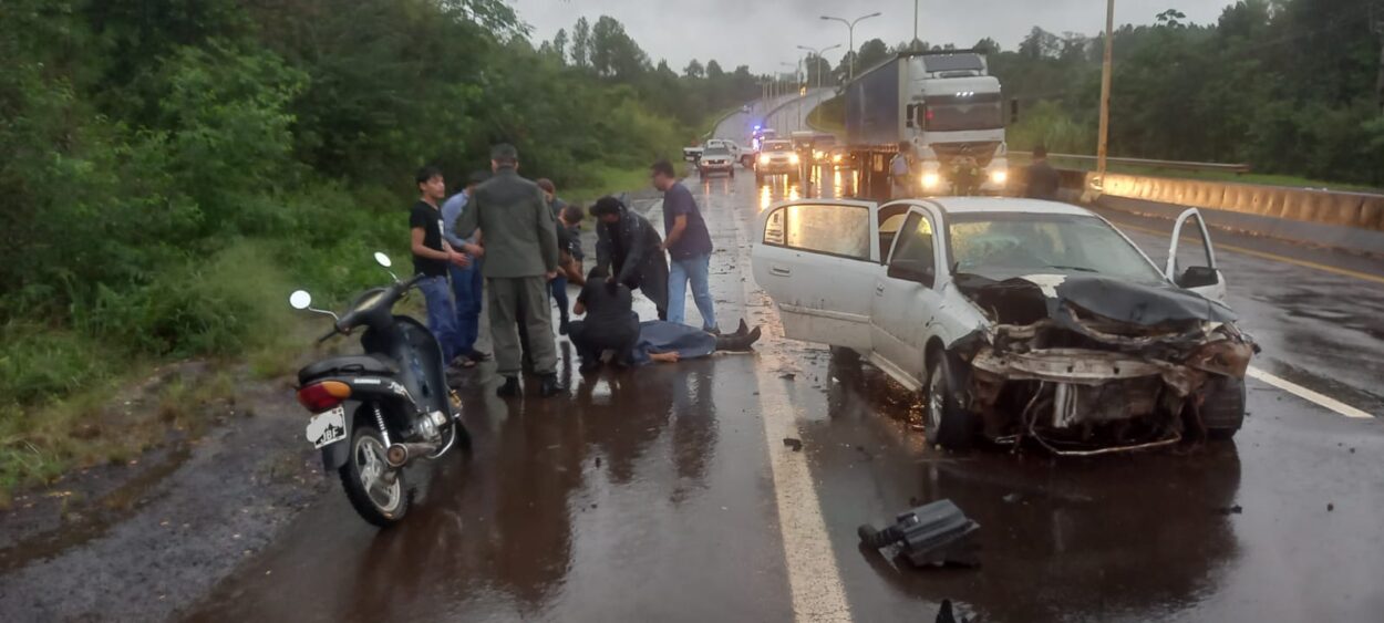 Con pavimento mojado se registraron cuatro despistes, tres de ellos con lesionados imagen-2