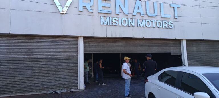 Incendio habría arrojado pérdidas millonarias en una concesionaria automotriz imagen-45