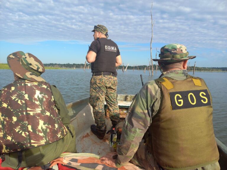 Detectaron redes montadas por pescadores furtivos cerca de la Isla Palacio imagen-5