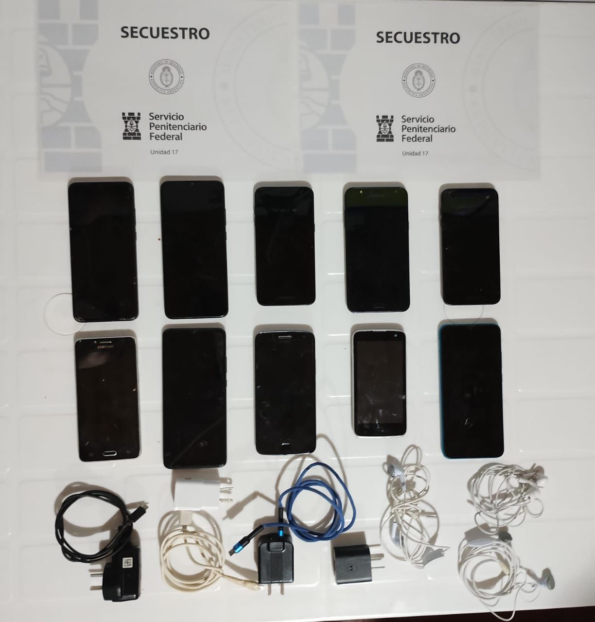 “Almohadas sonantes”: el SPF incautó celulares en la Colonia Penal de Candelaria imagen-2