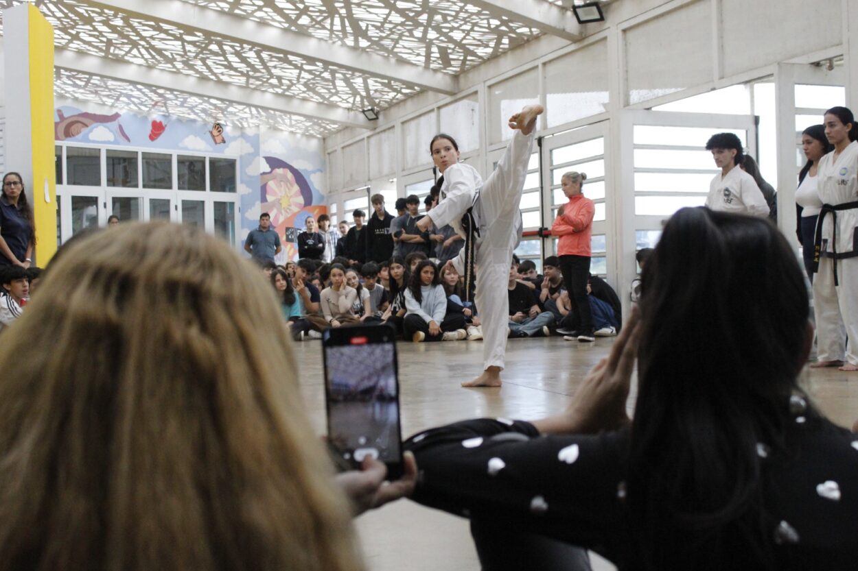 La introducción del Taekwon-Do ITF en la Escuela de Innovación busca promover el desarrollo deportivo y social de los jóvenes imagen-4