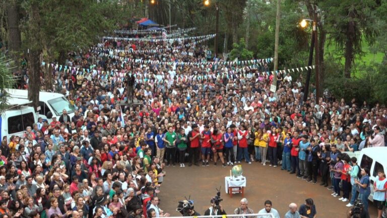 Multitudinaria peregrinación a Fátima "Con María Seamos Luz en un Mundo Herido" imagen-36