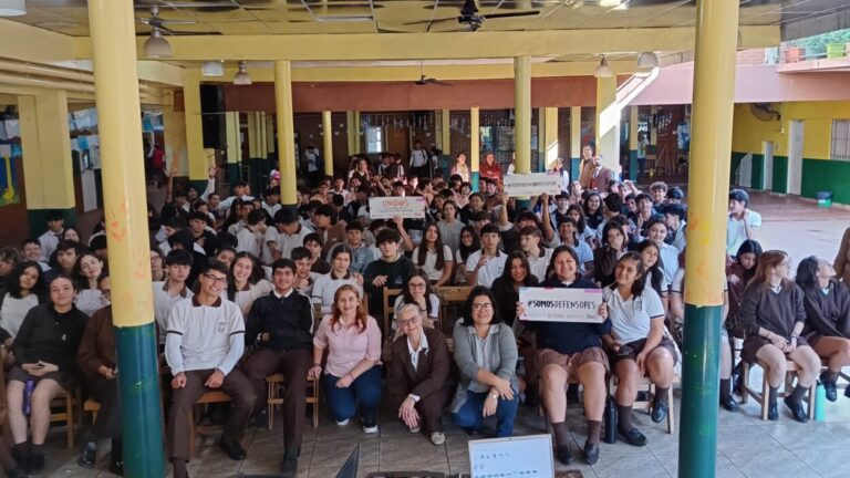 Alumnos del Instituto Jesús de Nazareth se capacitaron sobre la Ley Lucio y se sumaron a la campaña “Todos Somos Defensores “ imagen-25