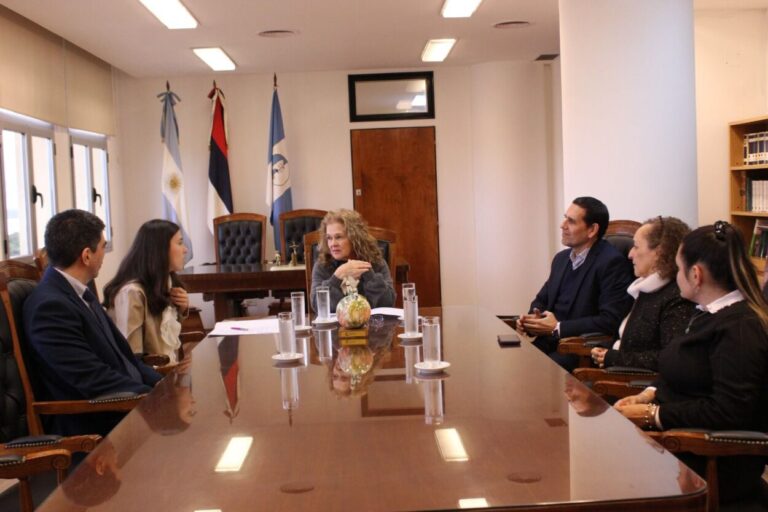 Firmaron convenio marco de colaboración entre el Poder Judicial y el Silicon Misiones imagen-16