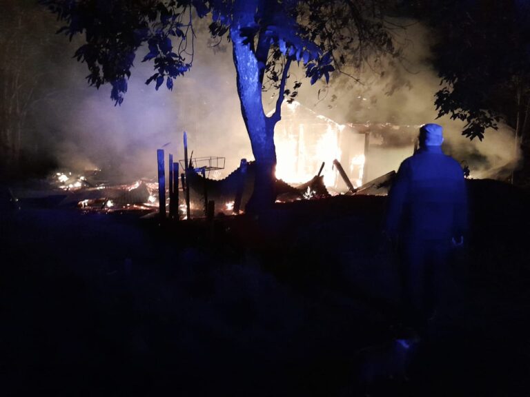 Bomberos extinguieron vivienda en Colonia Tarumá Bomberos extinguieron vivienda en Colonia Tarumá imagen-24