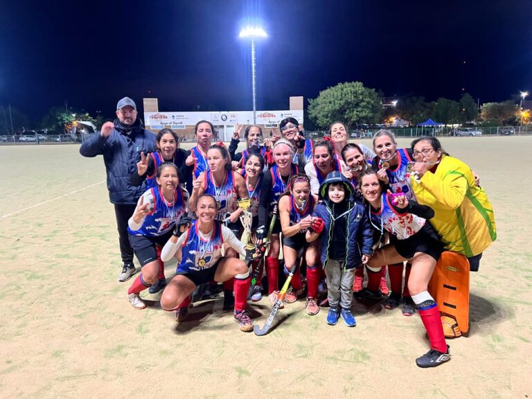 Hockey: misioneras campeonas del regional +45 imagen-47