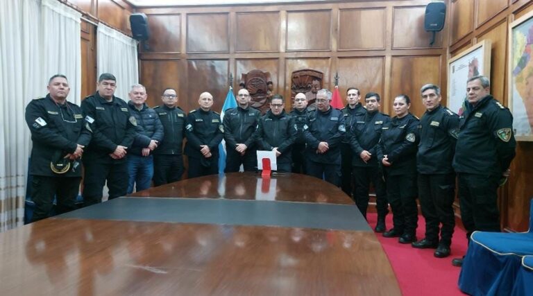 Con intervención de la plana mayor policial, hubo acuerdo salarial imagen-32