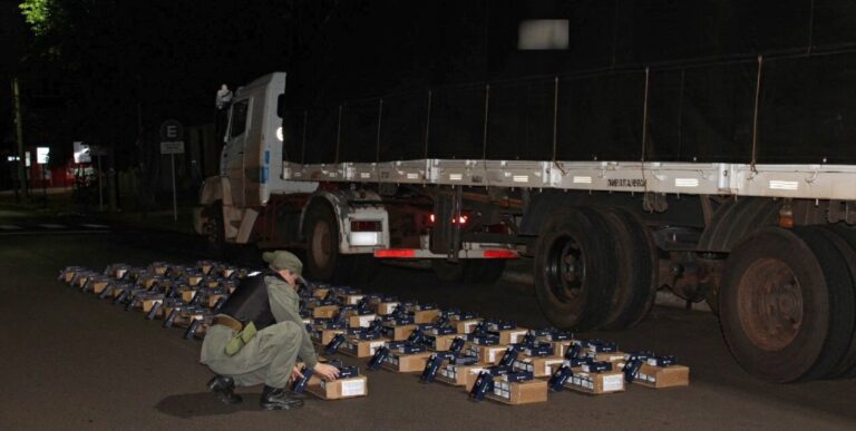 Inspeccionan un camión en peaje de Fachinal y detectan 550 celulares que estaban ocultos imagen-44