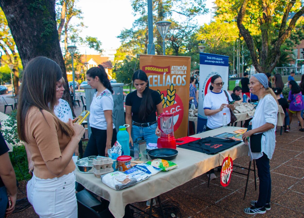Feria sin Tacc: brindaron asesoramiento nutricional en el Parque "República del Paraguay" para una alimentación saludable imagen-9