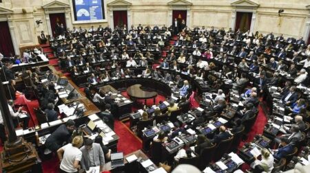 Diputados: el Gobierno confía en aprobar con comodidad la Ley Bases y espera un final ajustado con Ganancias Diputados: el Gobierno confía en aprobar con comodidad la Ley Bases y espera un final ajustado con Ganancias imagen-2
