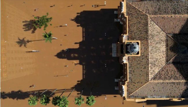 Las inundaciones no dan tregua en el sur de Brasil: vuelven a subir los ríos y hay más de 140 muertos imagen-14
