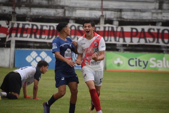 Fútbol: victoria de Guaraní sobre Atlético Oberá imagen-7
