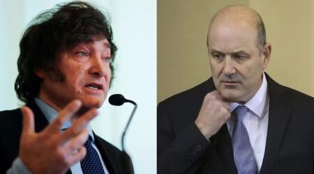 Javier Milei aseguró que si sale la Ley Bases sumará a Federico Sturzenegger al gabinete Javier Milei aseguró que si sale la Ley Bases sumará a Federico Sturzenegger al gabinete imagen-4