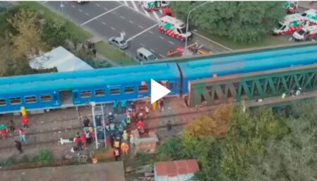 Choque de trenes y descarrilamiento en Palermo: hay 60 pasajeros heridos imagen-16