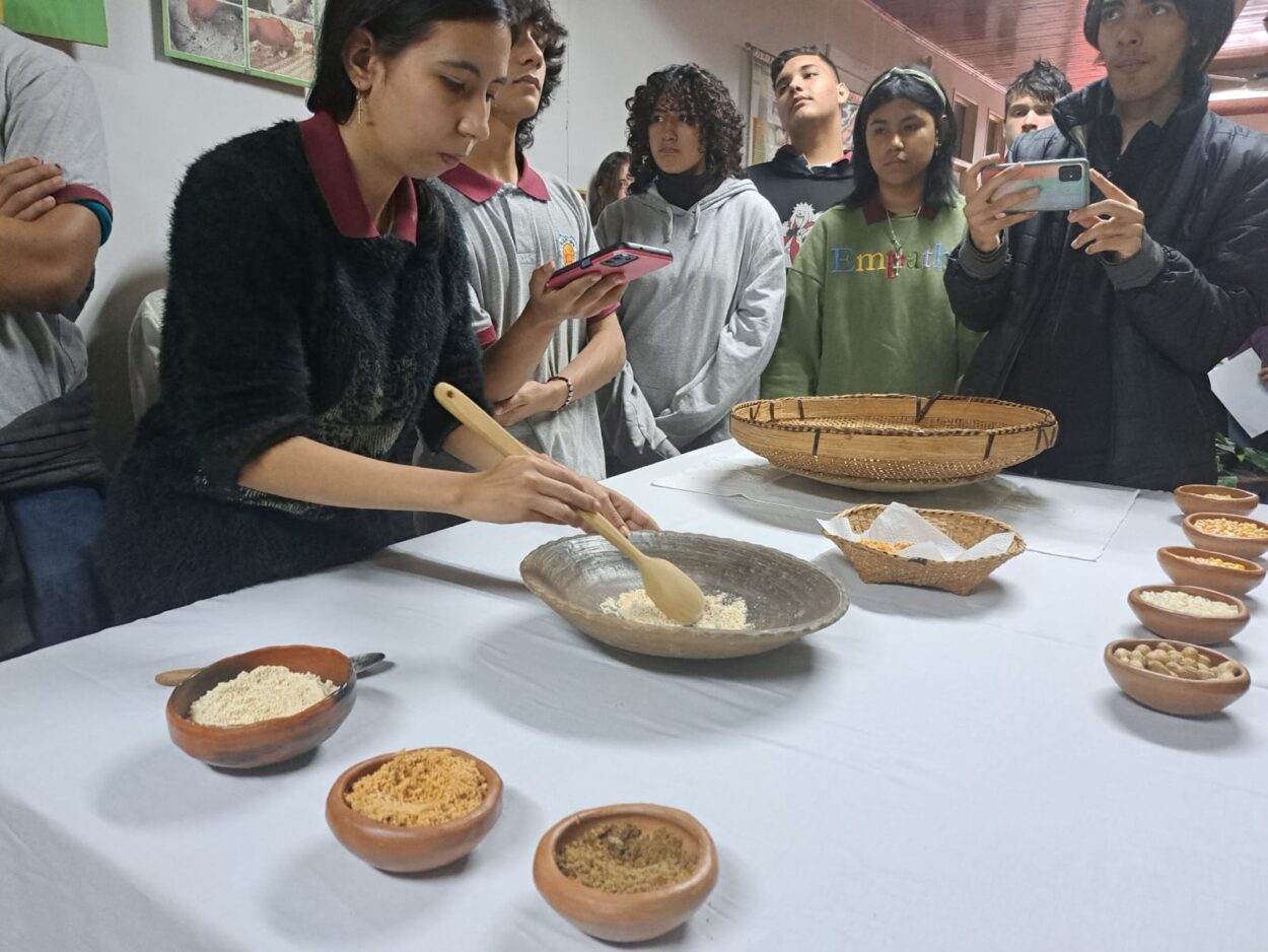 Alumnos del B.O.P. Nº 9 inauguraron la experiencia “El Museo y la Cocina” imagen-2