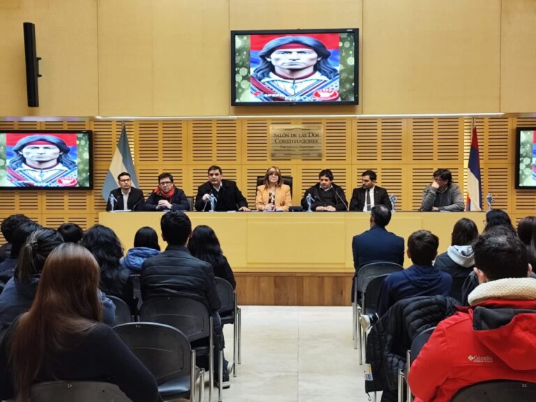 Se lanzó en la Legislatura la Jornada de Historia Regional "Andrés Guacurarí y la Revolución Guaraní" imagen-20