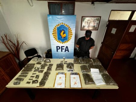 Operativo policial en Posadas: Secuestraron 8 kilos de marihuana y detuvieron a dos personas imagen-43